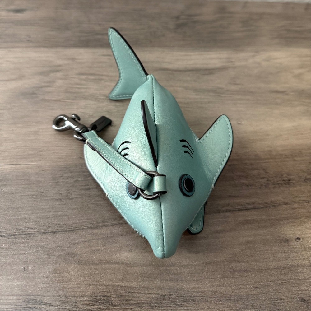 Coach sharky coin case